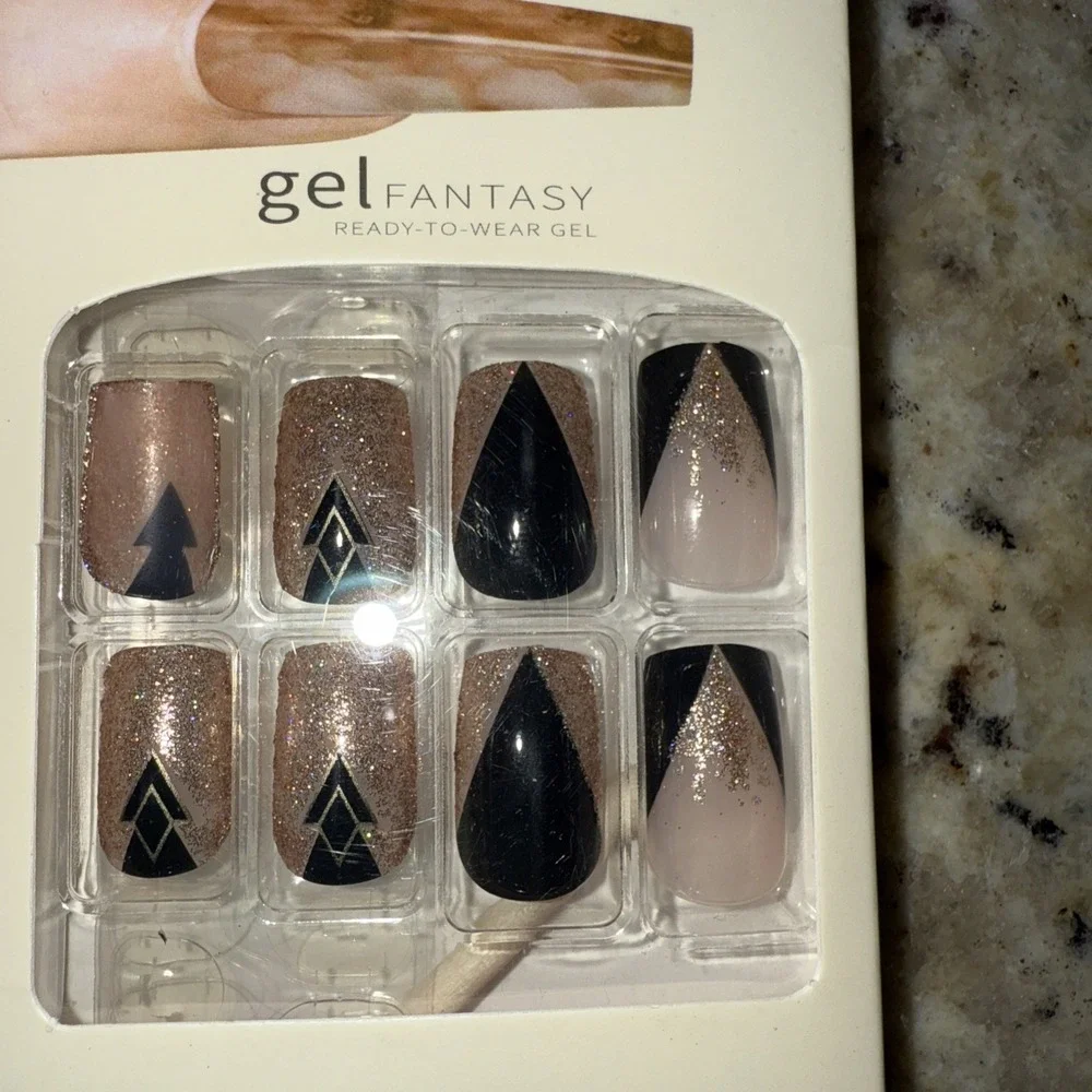Lot Of 8 Boxes Press‎ On Nails. 24 Pieces Per New Box.  4392
